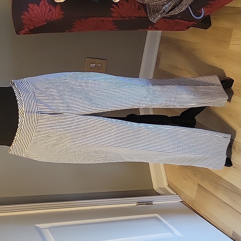 9 West seersucker trousers, grey/white with back patch pockets.  Size 2.